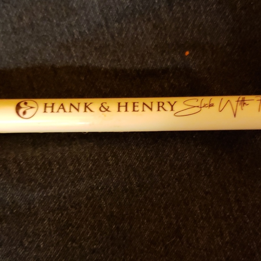 Long wear liquid eyeliner in blickity black